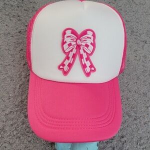 Bow trucker hat